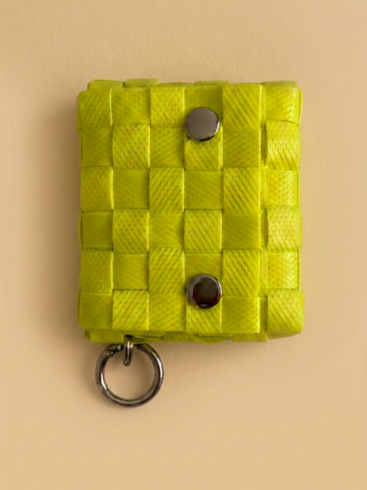 MONEDERO CHARM AMARILLO NEÓN